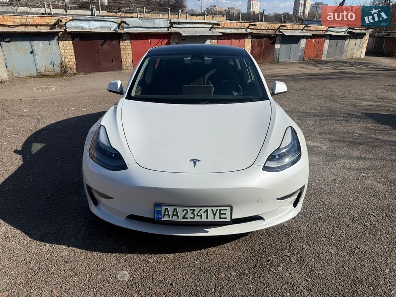 Седан Tesla Model 3 2023 в Киеве фото 3 Седан Tesla Model 3 2023 в Киеве