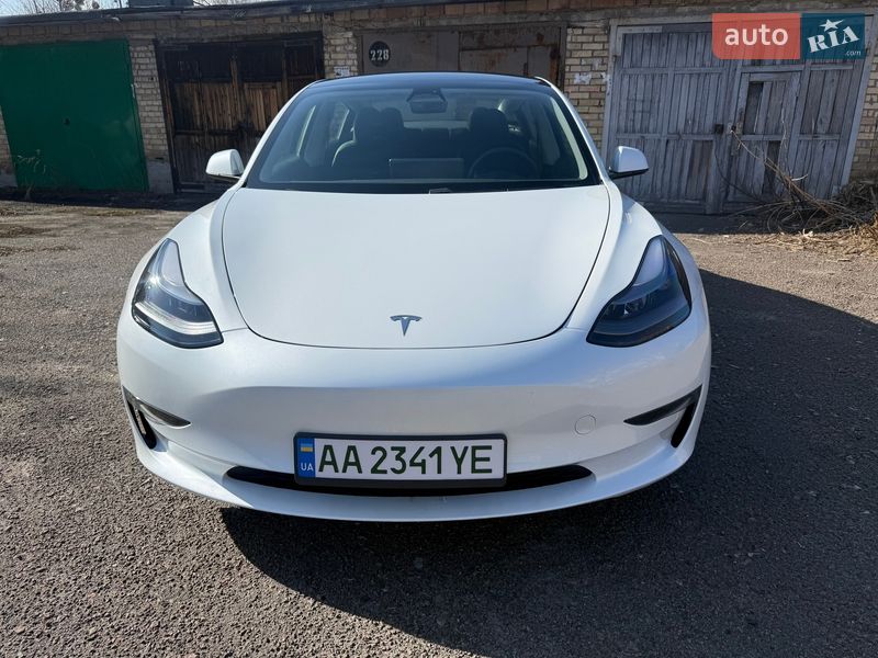 Седан Tesla Model 3 2023 в Киеве фото 15 Седан Tesla Model 3 2023 в Киеве