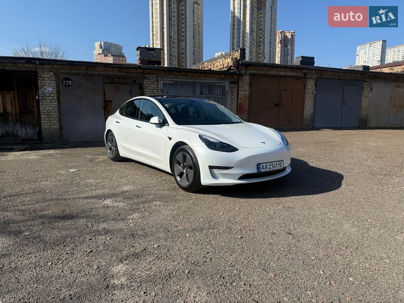 Седан Tesla Model 3 2023 в Киеве фото 28 Седан Tesla Model 3 2023 в Киеве