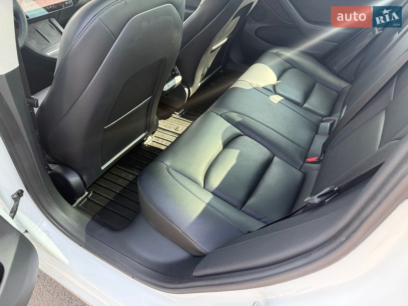 Седан Tesla Model 3 2023 в Киеве фото 30 Седан Tesla Model 3 2023 в Киеве