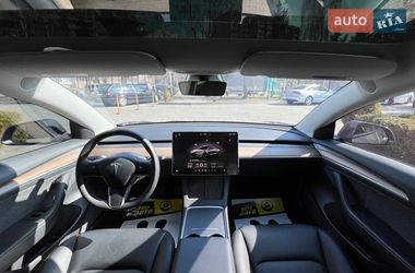 Седан Tesla Model 3 2022 в Львове