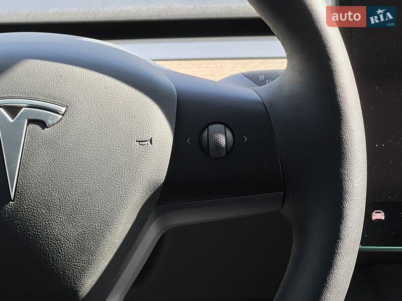 Седан Tesla Model 3 2022 в Львове