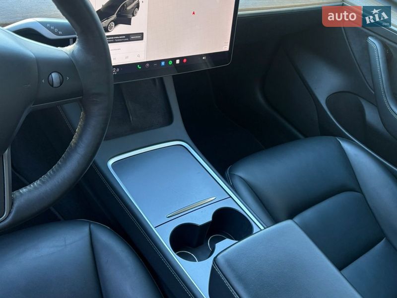 Седан Tesla Model 3 2021 в Ровно