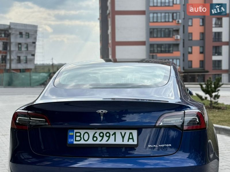 Седан Tesla Model 3 2021 в Тернополе