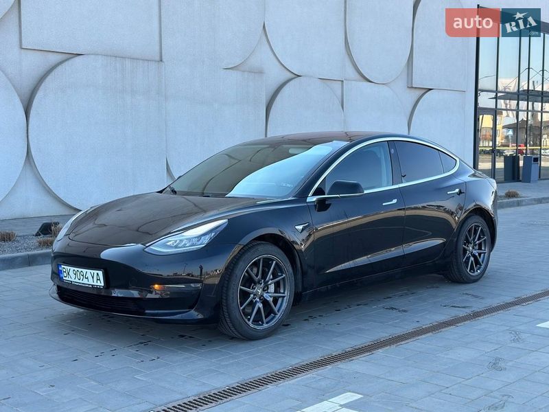 Tesla Model 3 2019