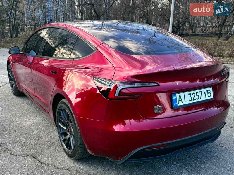 Седан Tesla Model 3 2024 в Киеве