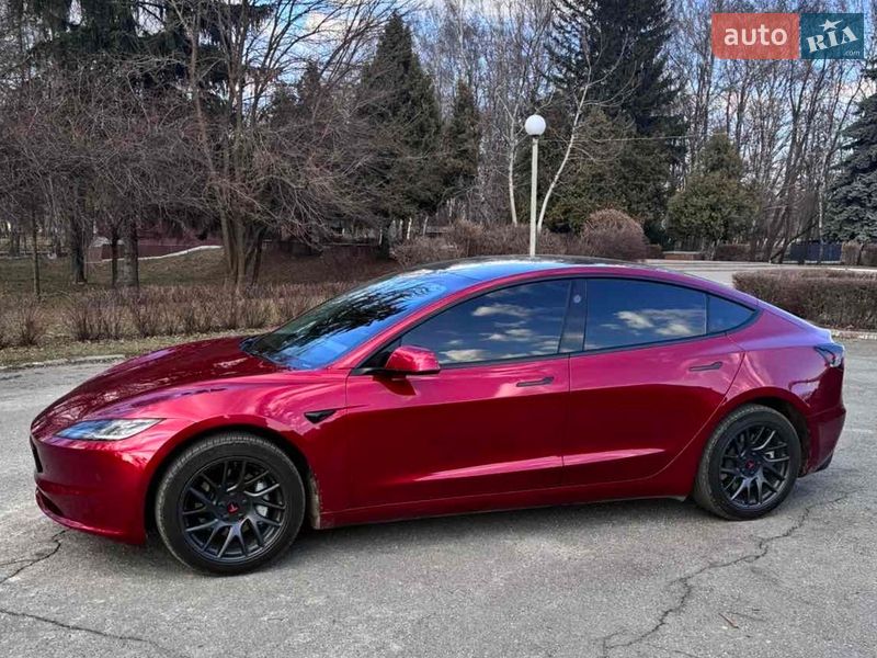 Седан Tesla Model 3 2024 в Киеве