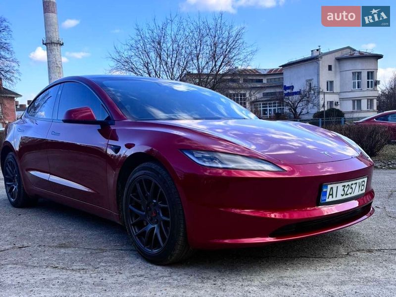 Седан Tesla Model 3 2024 в Киеве