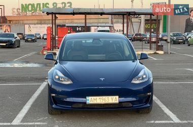 Седан Tesla Model 3 2020 в Киеве
