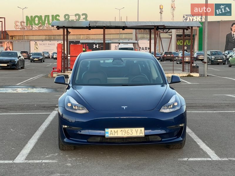 Седан Tesla Model 3 2020 в Киеве