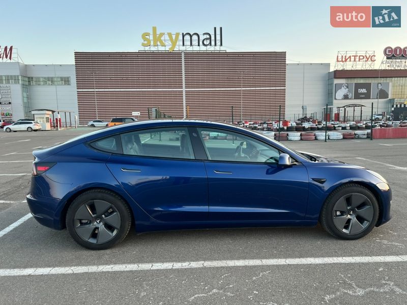 Седан Tesla Model 3 2020 в Киеве