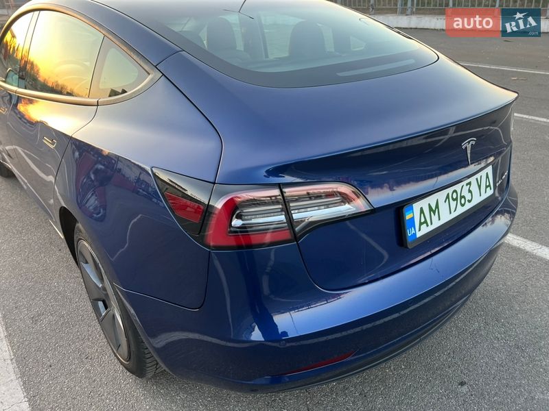 Седан Tesla Model 3 2020 в Киеве
