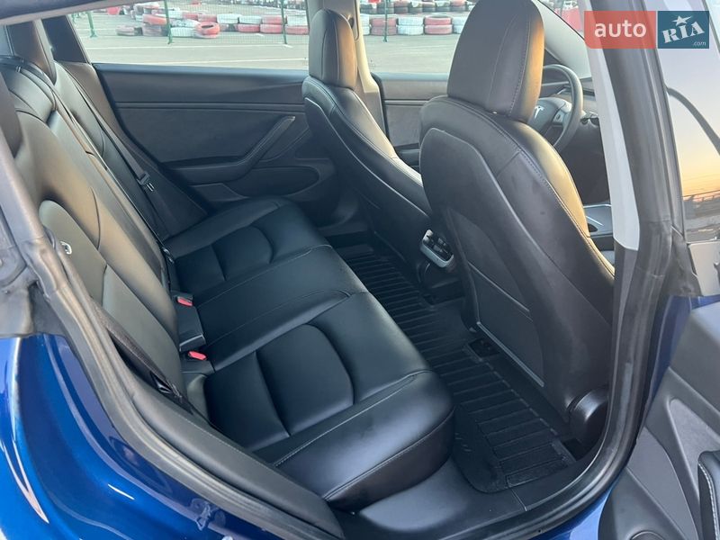 Седан Tesla Model 3 2020 в Киеве