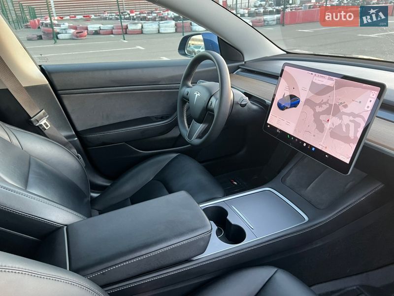 Седан Tesla Model 3 2020 в Киеве