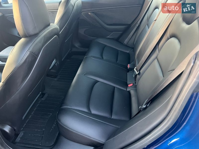 Седан Tesla Model 3 2020 в Киеве