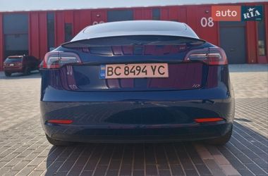 Седан Tesla Model 3 2021 в Львові