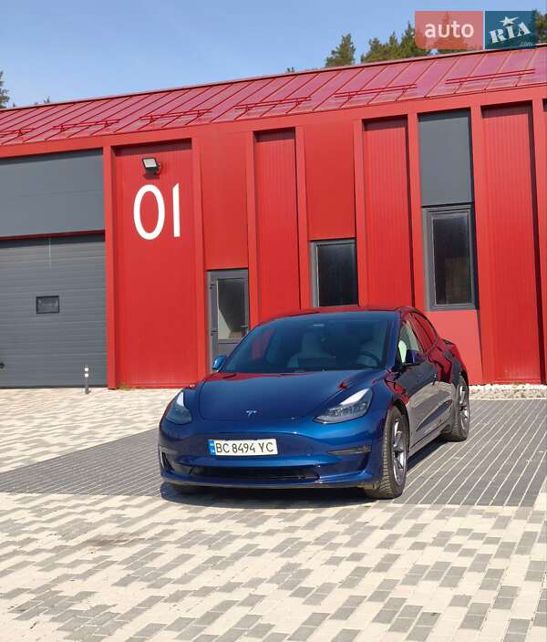 Tesla Model 3 2021