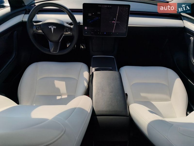 Седан Tesla Model 3 2021 в Львове