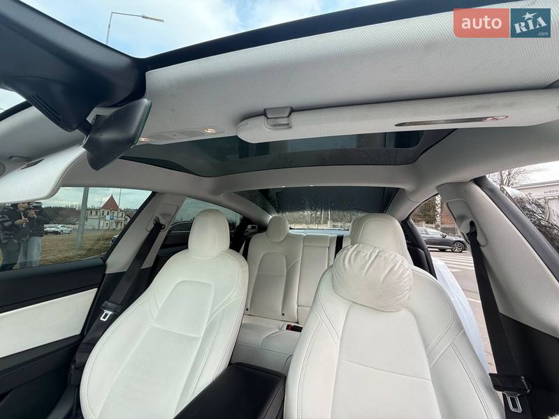 Седан Tesla Model 3 2020 в Виннице