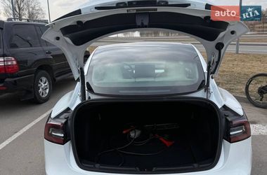 Седан Tesla Model 3 2020 в Виннице