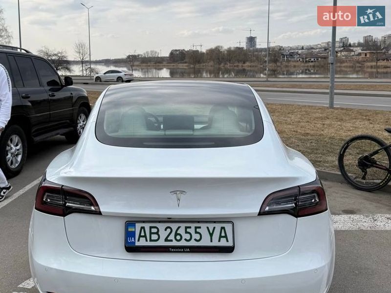 Седан Tesla Model 3 2020 в Виннице