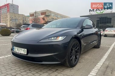 Седан Tesla Model 3 2024 в Львове