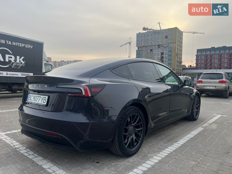 Седан Tesla Model 3 2024 в Львове