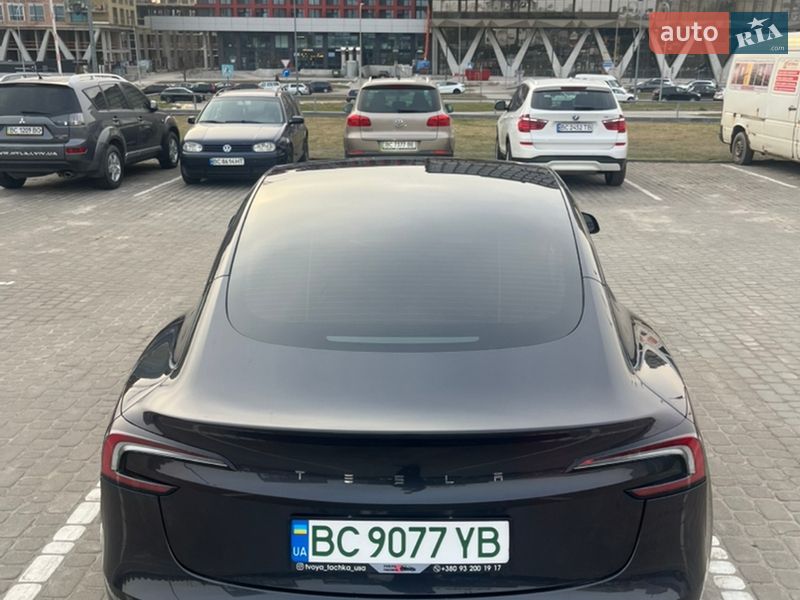 Седан Tesla Model 3 2024 в Львове