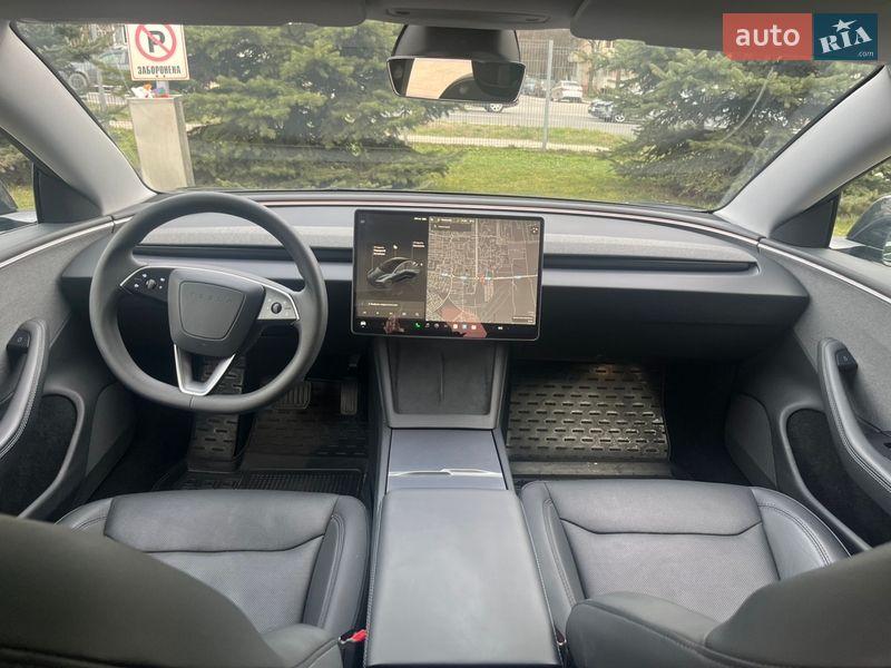 Седан Tesla Model 3 2024 в Львове