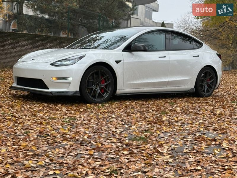 Tesla Model 3 2022