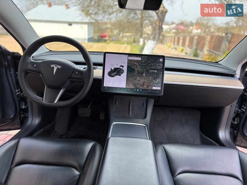 Седан Tesla Model 3 2021 в Дрогобыче