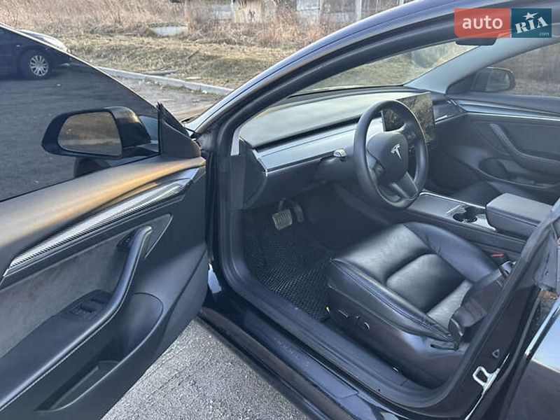 Седан Tesla Model 3 2022 в Киеве
