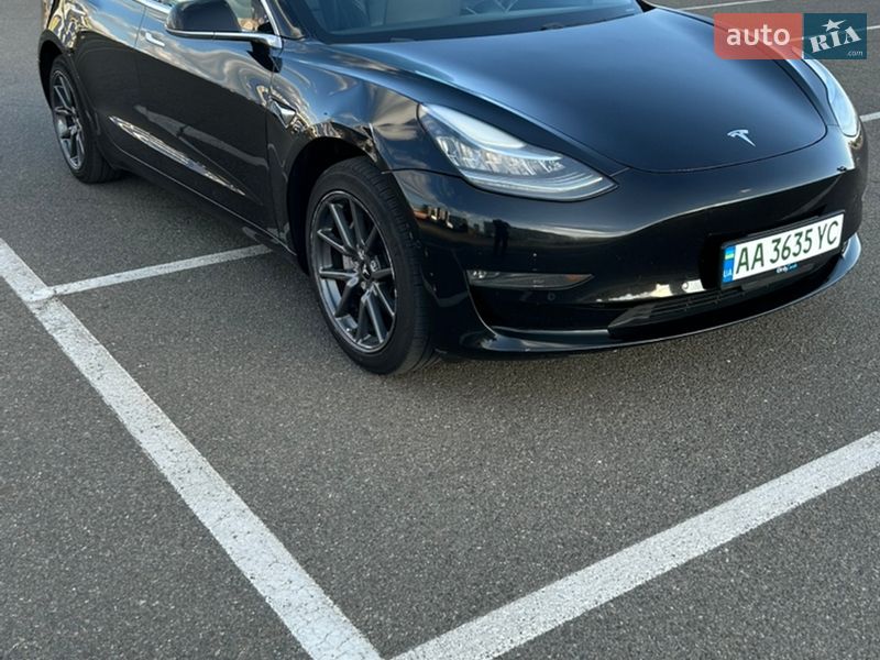 Седан Tesla Model 3 2018 в Киеве