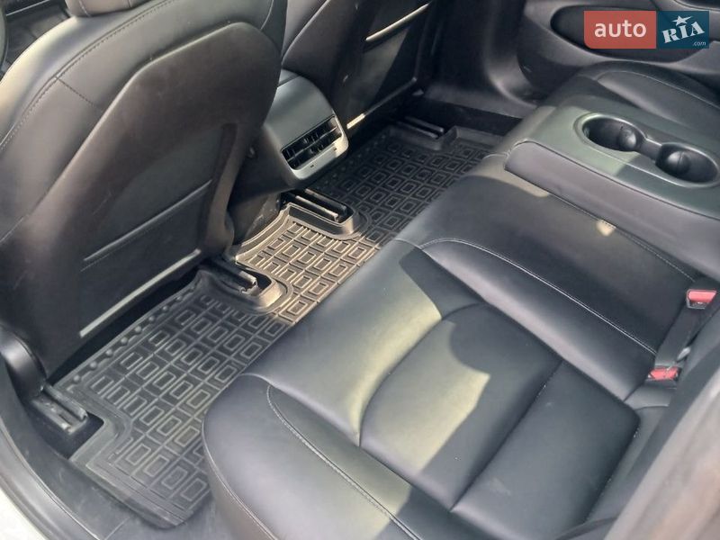 Седан Tesla Model 3 2021 в Теребовле