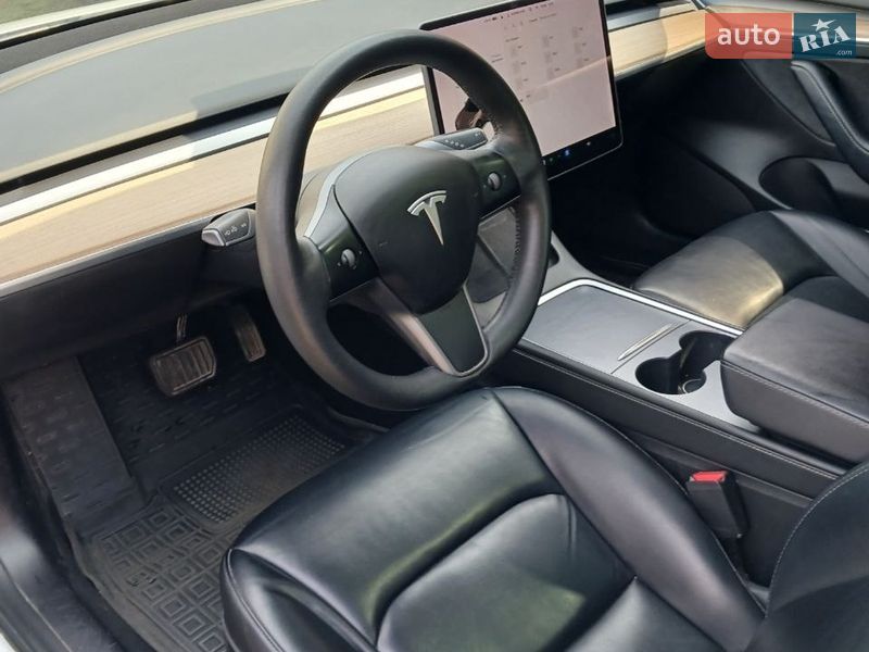 Седан Tesla Model 3 2021 в Теребовле