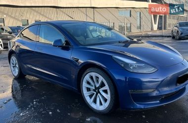Седан Tesla Model 3 2022 в Львове