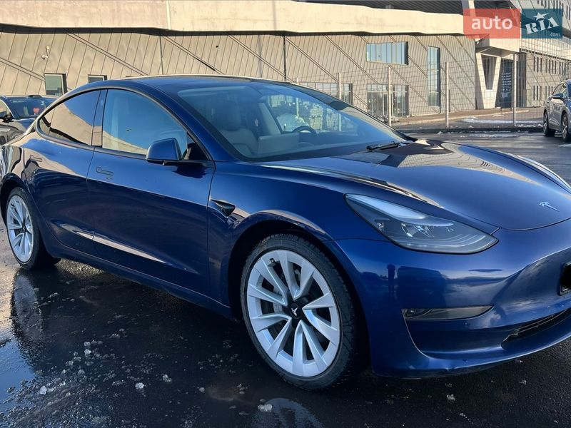 Tesla Model 3 2022