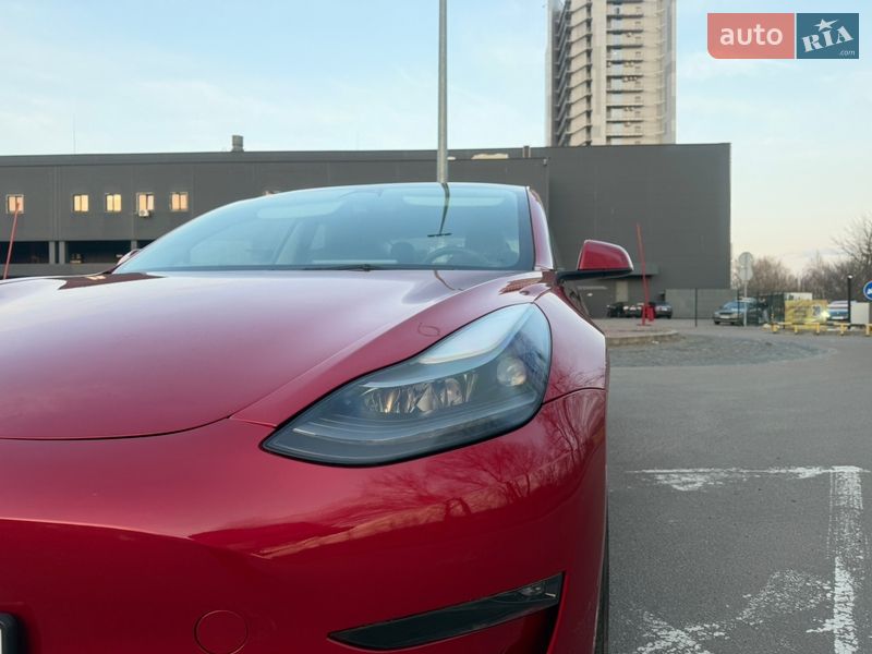 Седан Tesla Model 3 2022 в Києві