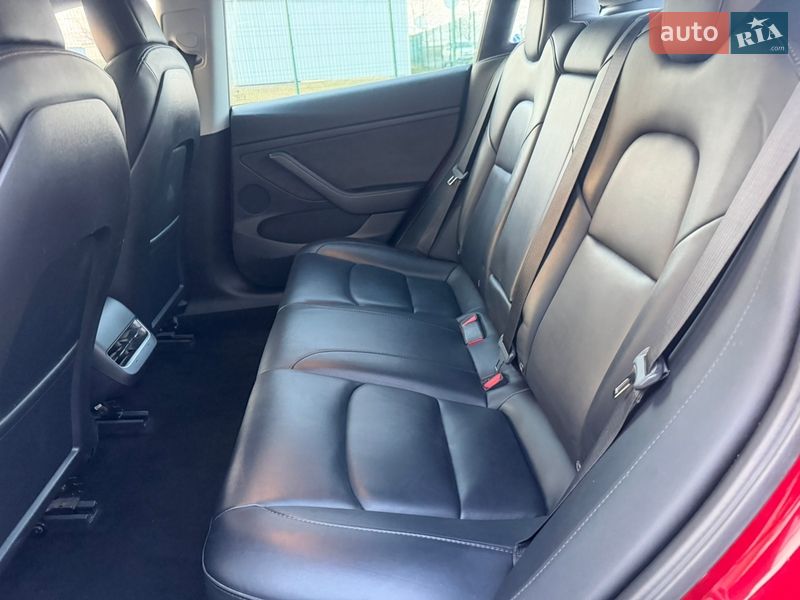 Седан Tesla Model 3 2022 в Києві