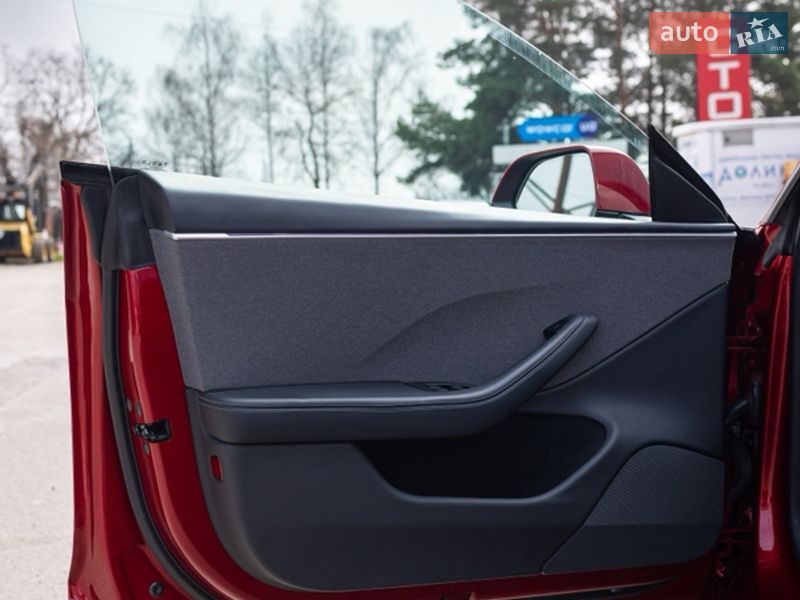 Седан Tesla Model 3 2024 в Черновцах фото 39 Седан Tesla Model 3 2024 в Черновцах