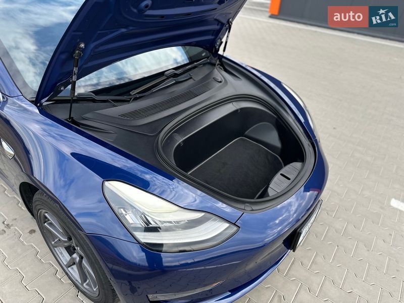 Седан Tesla Model 3 2018 в Вінниці
