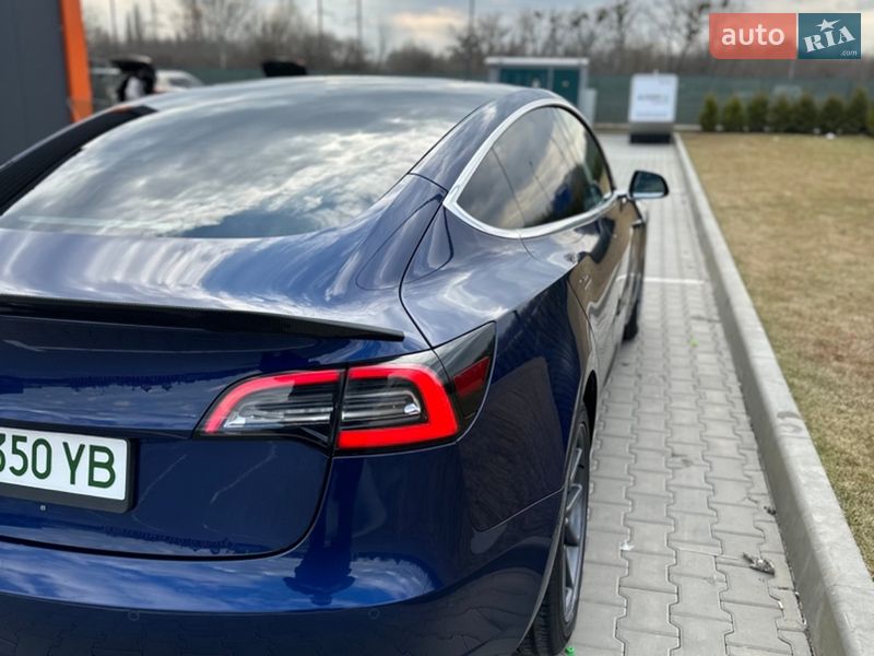 Седан Tesla Model 3 2018 в Вінниці