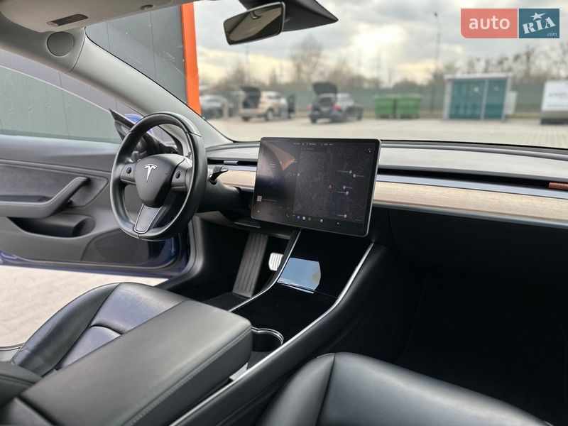 Седан Tesla Model 3 2018 в Вінниці