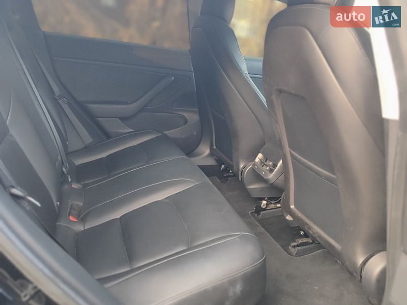 Седан Tesla Model 3 2018 в Киеве