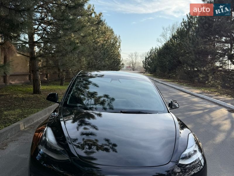 Седан Tesla Model 3 2022 в Дніпрі