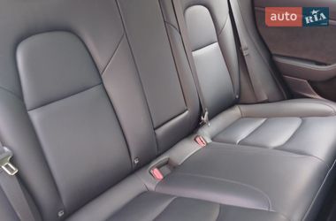 Седан Tesla Model 3 2020 в Ровно