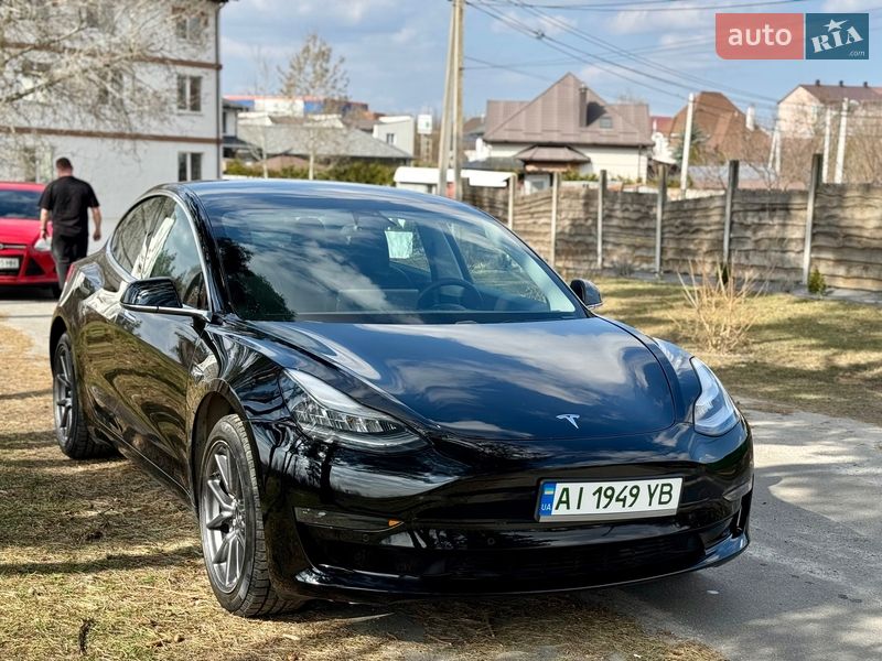 Седан Tesla Model 3 2020 в Києві
