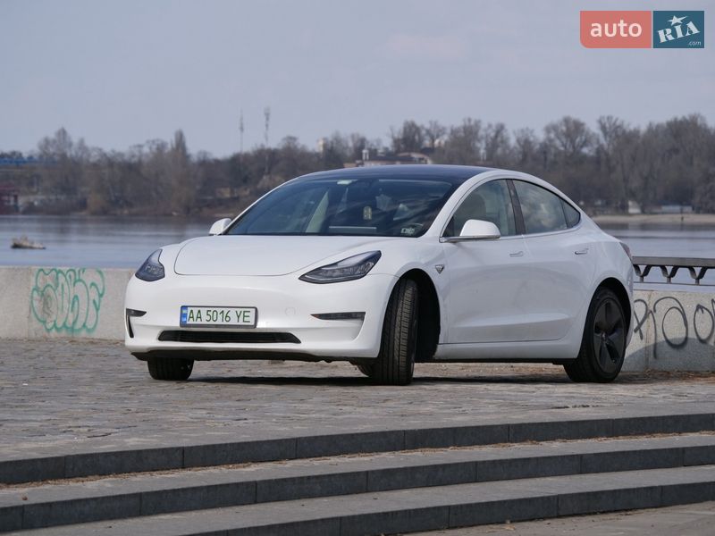 Tesla Model 3 2018