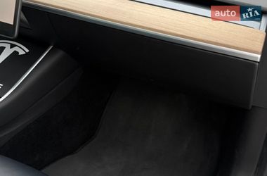 Седан Tesla Model 3 2020 в Тернополе