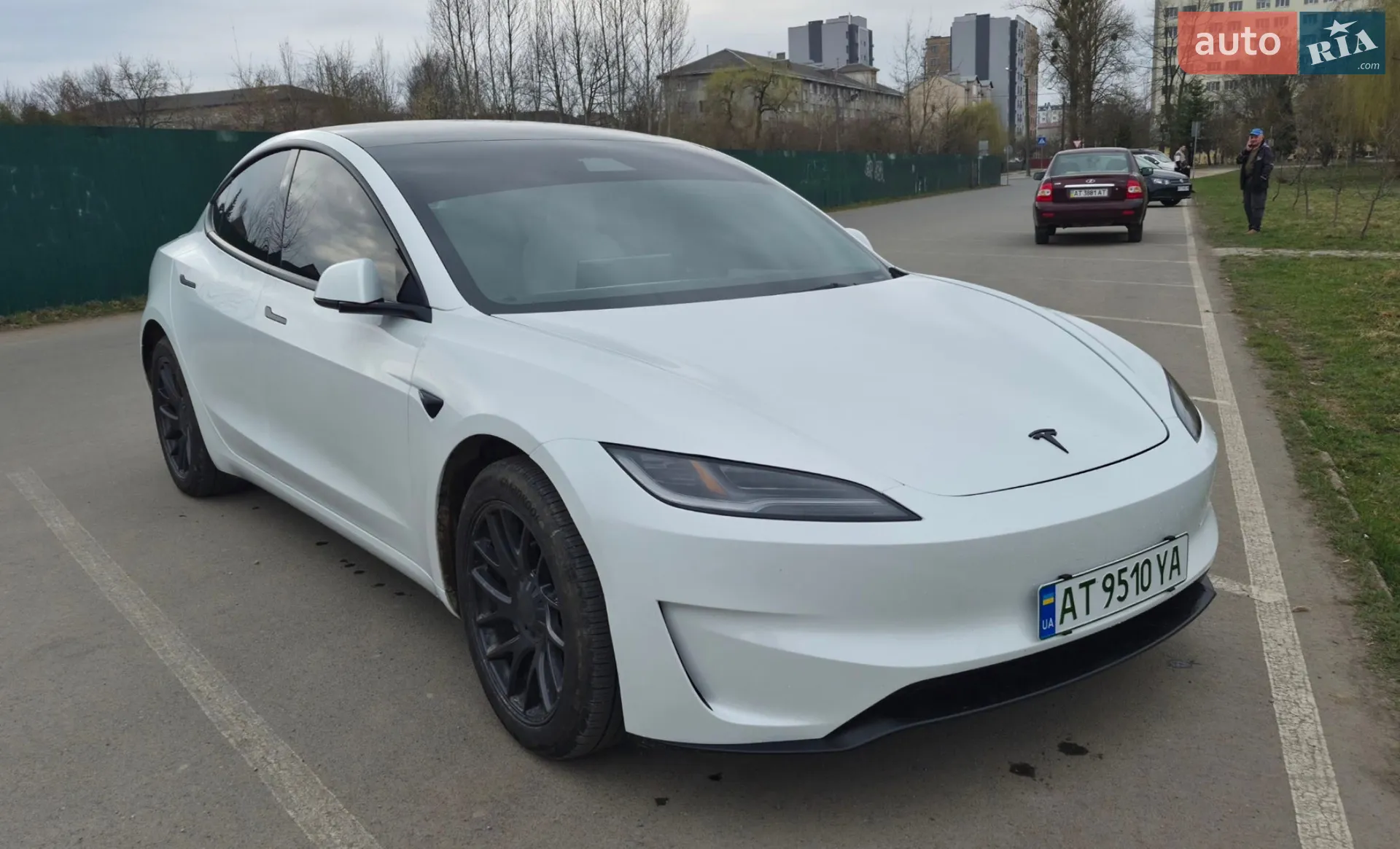 2025 Tesla Model 3 - мініатюра 6